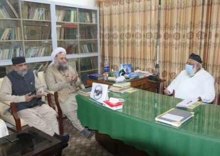 وفاقی وزیر مذہبی امور کی آیت اللہ حافظ ریاض نجفی سے اظہار تعزیت اور فاتحہ خوانی