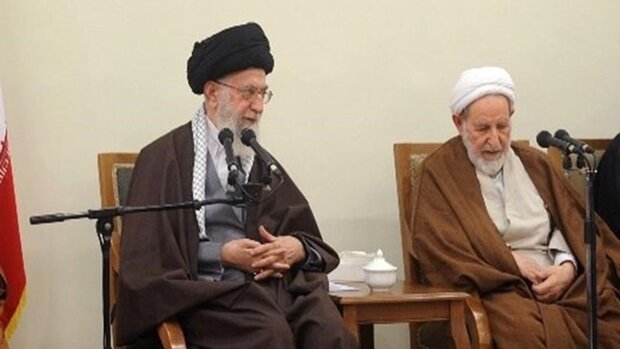 رہبر معظم انقلاب اسلامی کا آیت اللہ محمد یزدی کے انتقال پر تعزیتی پیغام