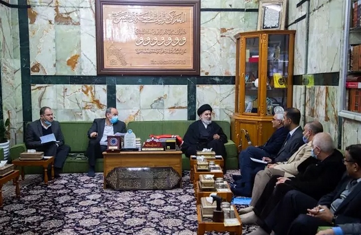 بغداد یونیورسٹی کے وفد کی روضہ مبارک حضرت عباس علیہ السلام کی زیارت اورمتولی شرعی سید احمد الصافی سے ملاقات