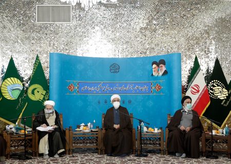 ایران میں مزارات کے متولیوں اور منتظمیں کا چوتھا اجلاس، حرم امام رضا (ع) کے خلاف مجرمانہ امریکی پابندیوں کی شدید مذمت