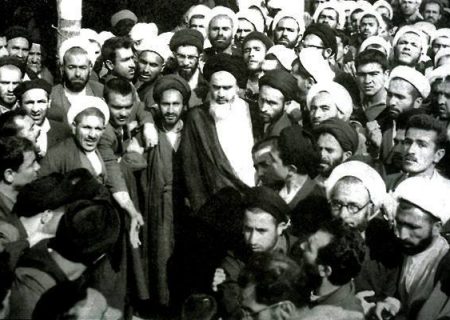 انقلاب اسلامی ایران تاریخ کےآئینہ میں
