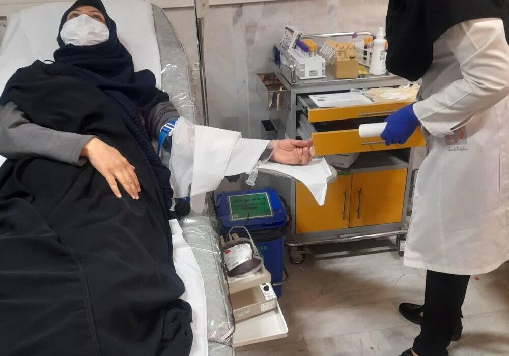 ایران؛آران اور بیدگل شہر کی دینی طالبات نے اپنا خون عطیہ کر دیا+تصاویر