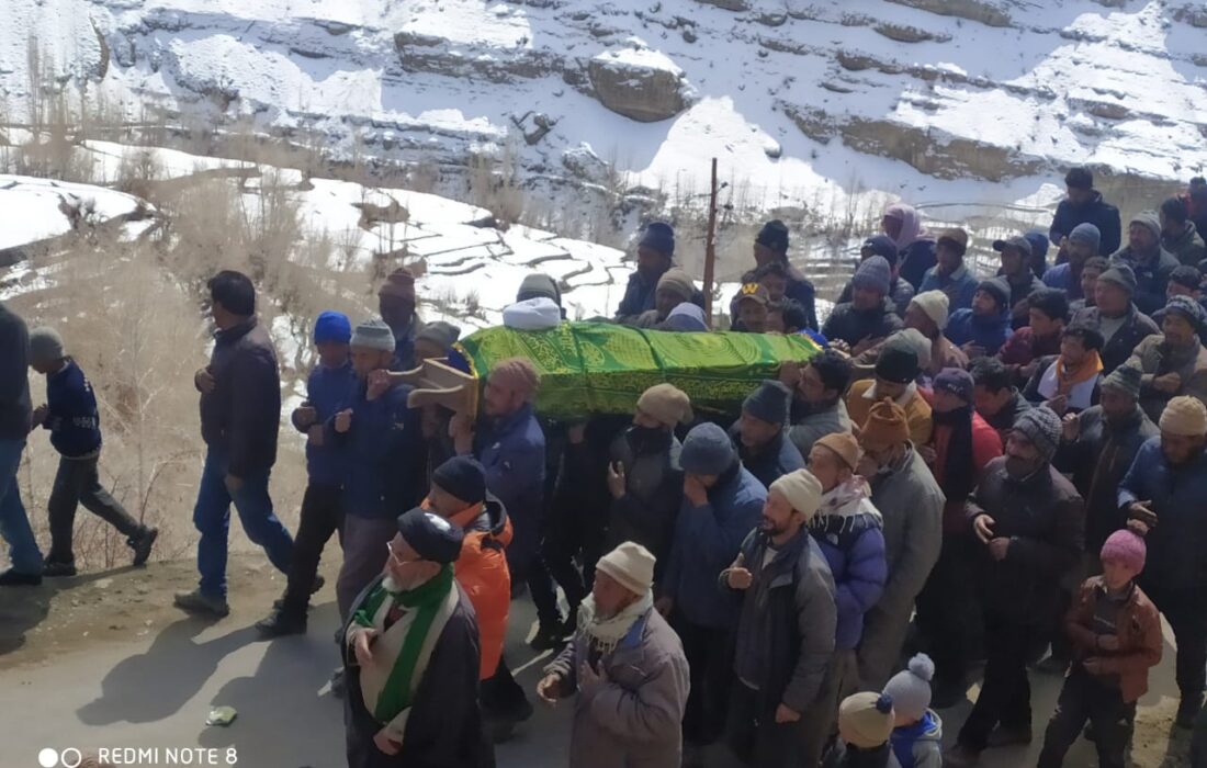کرگل؛ شیخ محمد آخوندی آبائی گاؤں آپاتی میں سپردخاک+تصاویر