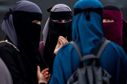 سوئزرلینڈ میں “برقعہ، نقاب”  پہننے پر پابندی