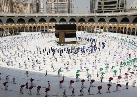 سعودی عرب نے عازمین عمرہ کیلئے کورونا پابندیاں نرم کر دیں