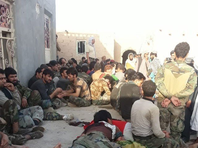 پاکستان نے افغان فوج کے 5 افسروں سمیت 46 فوجیوں کو پناہ دیدی