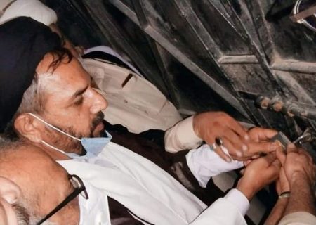 حیدر آباد میں دو سال قبل سیل کیا گیا امام بارگاہ کھلوادیا گیا