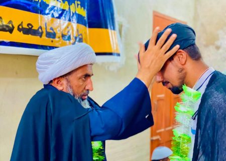 مدرسہ مکتبہ المحمدیہ گمبٹ سندھ میں طلاب کی عمامہ گزاری تقریب