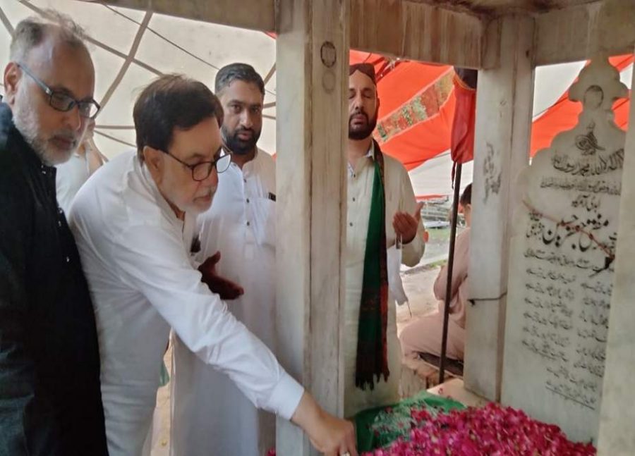 لاہور، شیعہ علماء کونسل کے وفد کی مفتی جعفر حسینؒ کے مرقد پر فاتحہ خوانی