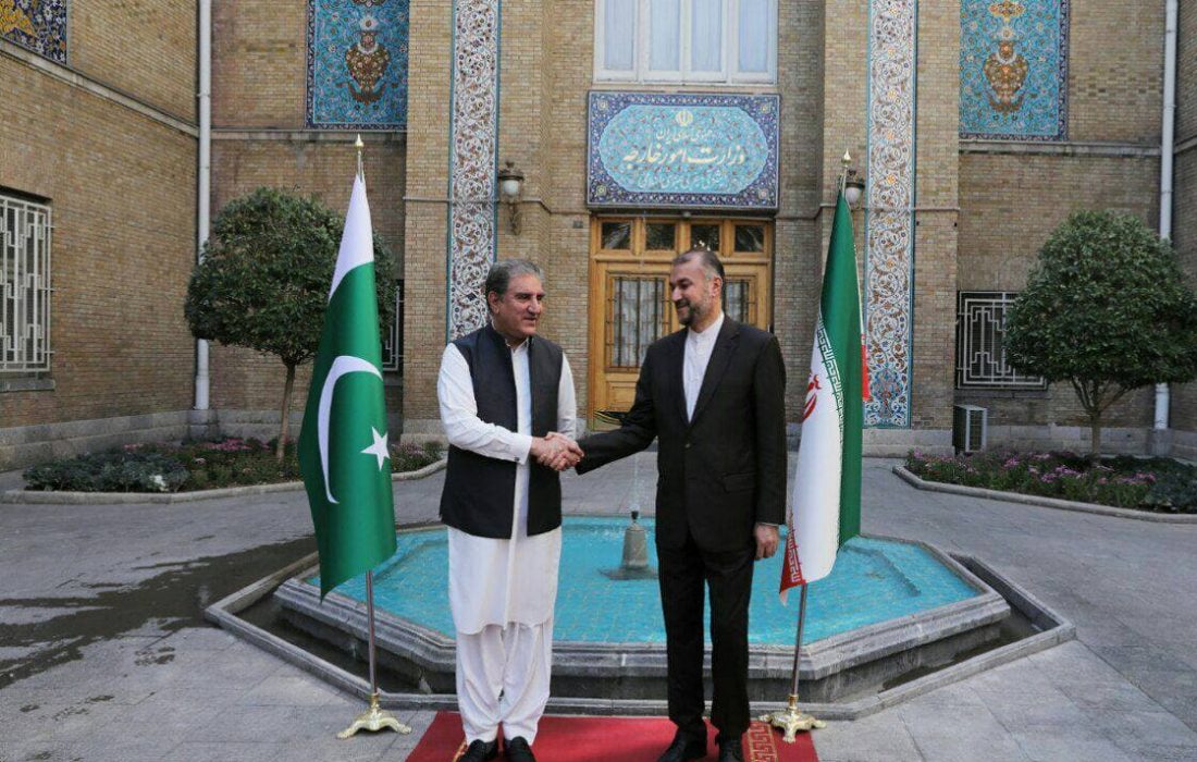 تہران میں ایران اور پاکستان کے وزراء خارجہ کی ملاقات