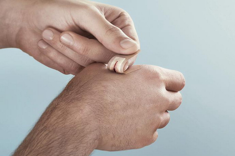 گوند والے ہاتھ سے کیسے وضو کیا جائے ؟