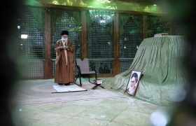 تصویری رپورٹ| امام خمینیؒ کے مزار اقدس اور گلزار شہداء میں رہبر انقلاب اسلامی کی حاضری
