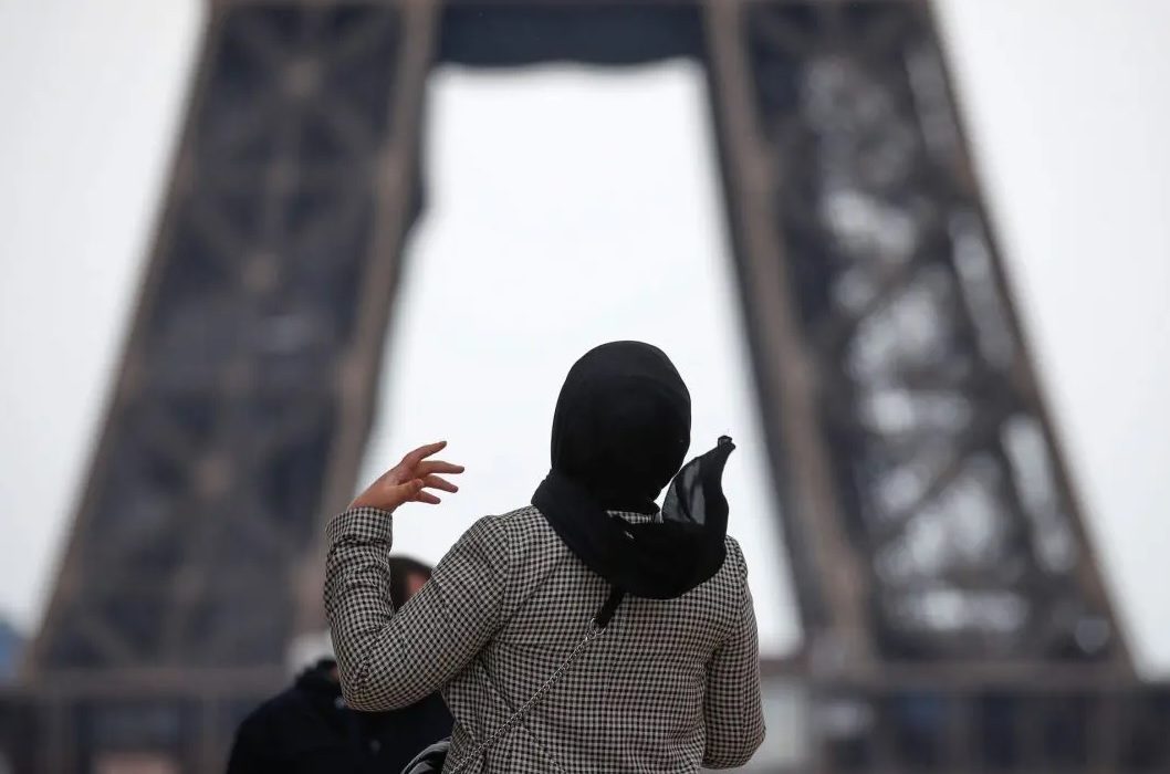 فرانس میں “حجاب” میں حجاب پر پابندی