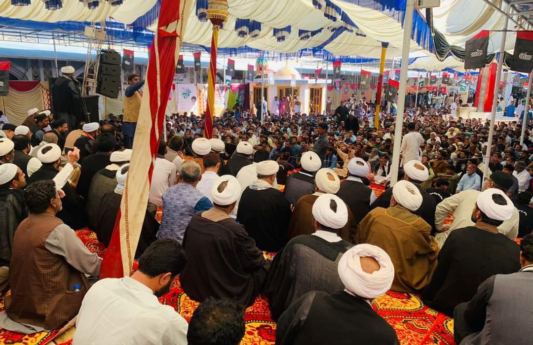شیعہ علماء کونسل پاکستان سندھ کے زیر اہتمام “برسی شہدائے سیہون” گولڈن گیٹ درگاہ لال شہباز قلندرؒ پر جاری