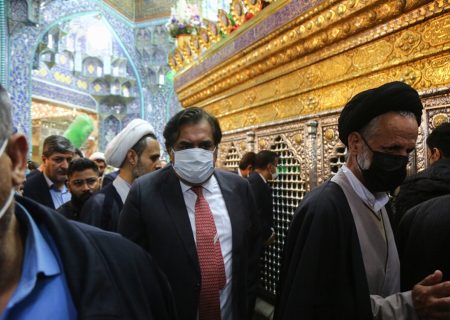 تہران میں تعینات پاکستانی سفیر کا حضرت معصومہ(س) کے حرم میں حاضری