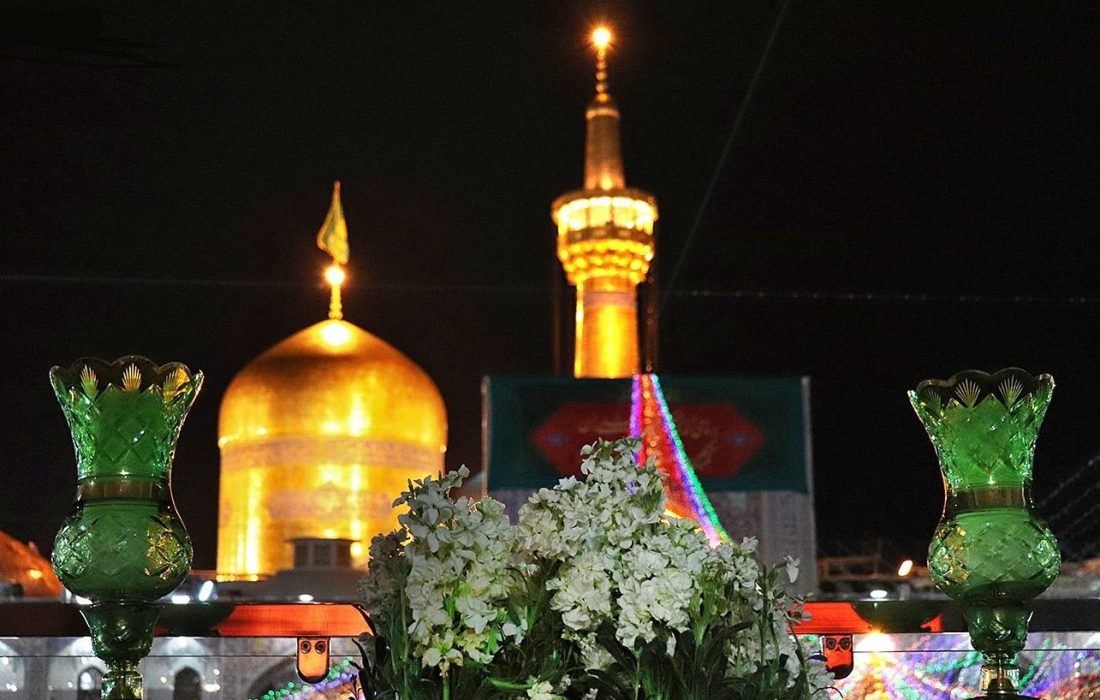 حرم امام رضا(ع) میں نئے شمسی سال کے آغاز کی مناسبت سے جشن، دعا اور مناجات
