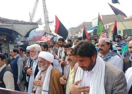 سانحہ پشاور کیخلاف ڈی آئی خان میں عوامی احتجاج/ ملک بھر اہل تشیع کو شناخت کرکے قتل کیا جا رہا ہے، مقررین