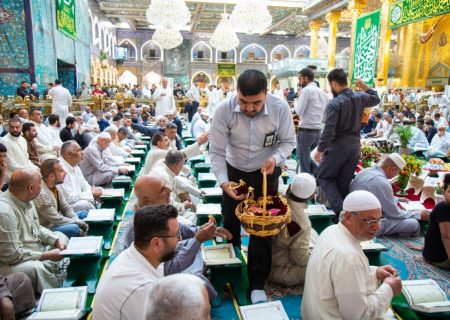 امام حسن مجتبی(ع) کے جشن میلاد کی مناسبت سے حضرت عباس(ع) کے زائرین میں لاکھوں متبرک تحائف تقسیم کیے جا رہے ہیں