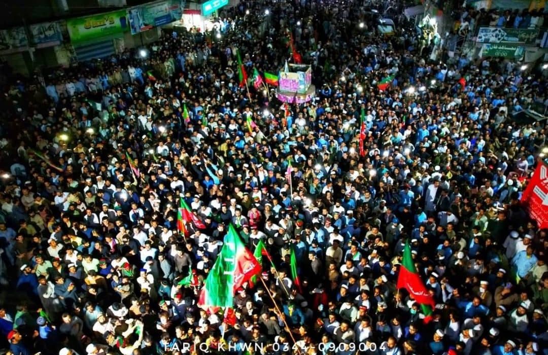 عمران خان کے خلاف ’غیر ملکی سازش‘؛ پی ٹی آئی حامیوں کا ملک گیراحتجاج+تصاویر