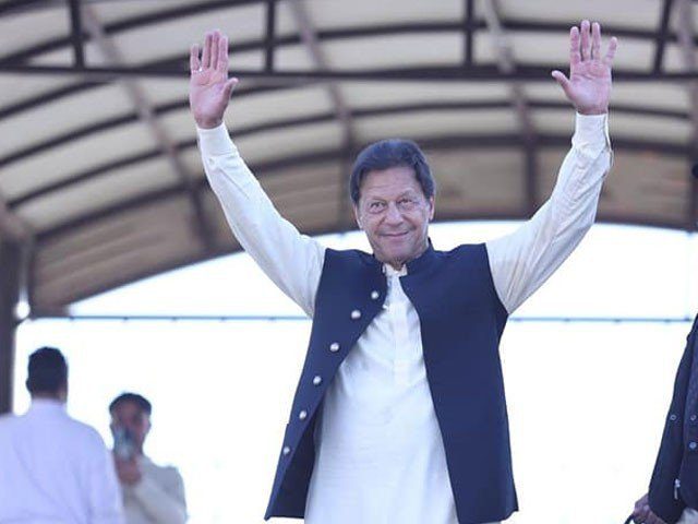 عمران خان کا قافلہ لانگ مارچ کے لئے پشاور سے روانہ