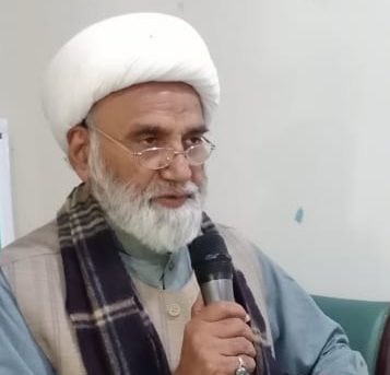 امام خمینیؒ کی شخصیت سے متاثر ہو کر مختلف ممالک کے باشعور اور حریت پسند مسلمانوں نے انقلاب اسلامی کی حمایت کی اور امام خمینی کی ذات کو اپنے لئے رہبر اور رہنما تصور کیا، علامہ محمد رمضان توقیر