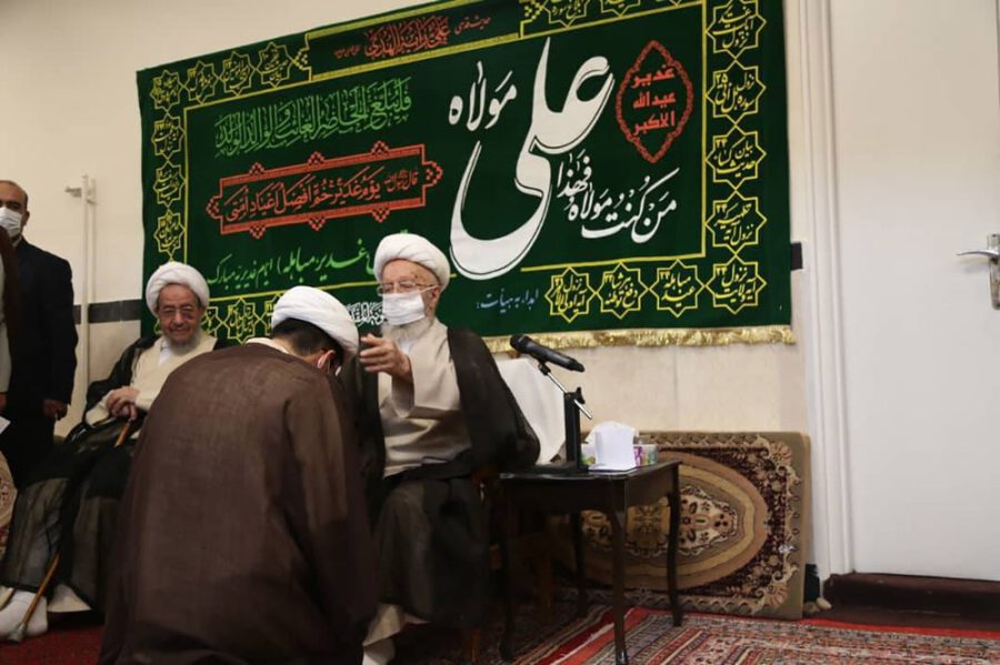 عید غدیر کے موقع پر حوزہ علمیہ قم کے طلباء کی عمامہ پوشی کی تقریب