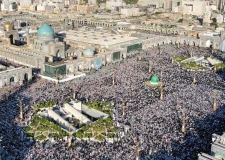 حرم امام رضا(ع) میں دعای عرفہ اور نماز عید سعید قربان کا خصوصی اہتمام
