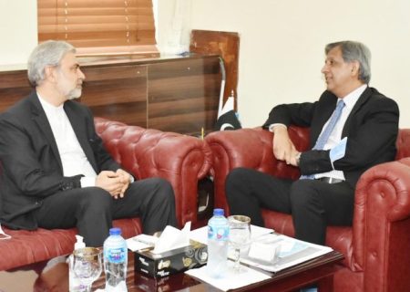 وفاقی وزیر قانون و انصاف سینیٹر اعظم تارڑ کی ایرانی سفیر سید محمد علی حسینی سے ملاقات