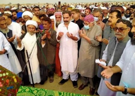 شیعہ علماء کونسل پاکستان کے وفد کی سابق نگران وزیراعظم میر بلخ شیر مزاری کے نماز جنازہ میں شرکت