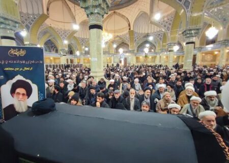 آیت اللہ سید صادق روحانی کے جسد خاکی کو حرم حضرت معصومہؑ میں سپرد خاک کر دیا گیا
