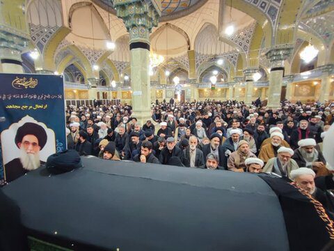 آیت اللہ سید صادق روحانی کے جسد خاکی کو حرم حضرت معصومہؑ میں سپرد خاک کر دیا گیا