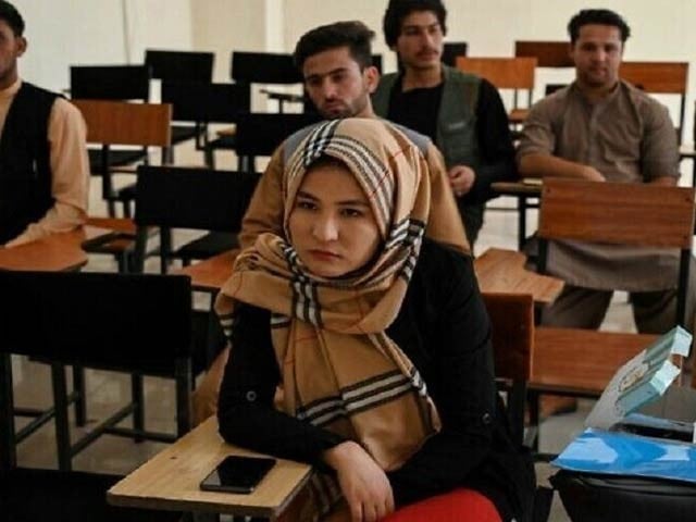 پاکستان کا افغان طلبا کیلیے 4500 اسکالر شپس کا اعلان