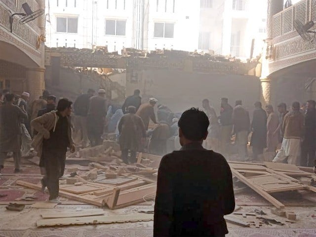 پشاور پولیس لائنز کی مسجد میں خودکش دھماکا، اہلکاروں سمیت 32 افراد شہید