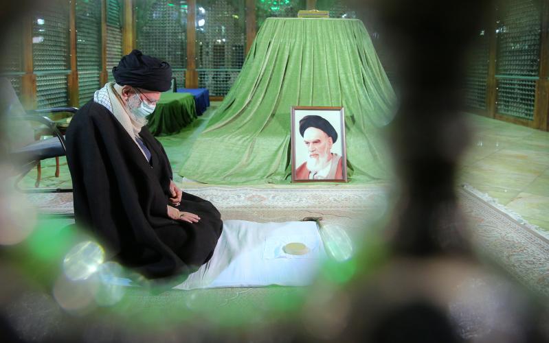 رهبر انقلاب اسلامی کی مرقد امام خمینی(ره) اور مزار شہدا پر حاضری