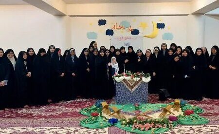 جامعۃ الزہراء (س) کی پرنسپل کی غیر ملکی طالبات کے ساتھ اہم نشست