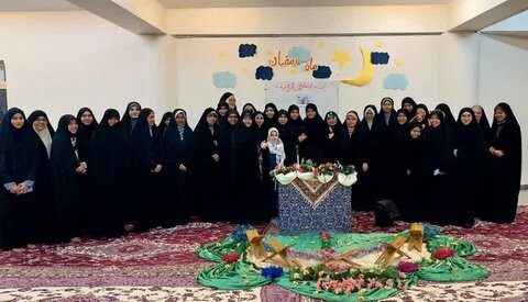 جامعۃ الزہراء (س) کی پرنسپل کی غیر ملکی طالبات کے ساتھ اہم نشست