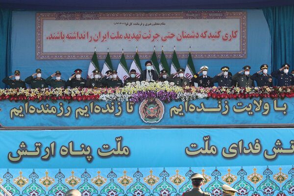 اللہ پر ایمان اور اپنی اور عوامی طاقت پر یقین رکھنا ایرانی مسلح افواج کی امتیازی خصوصیت ہے، ایرانی صدر