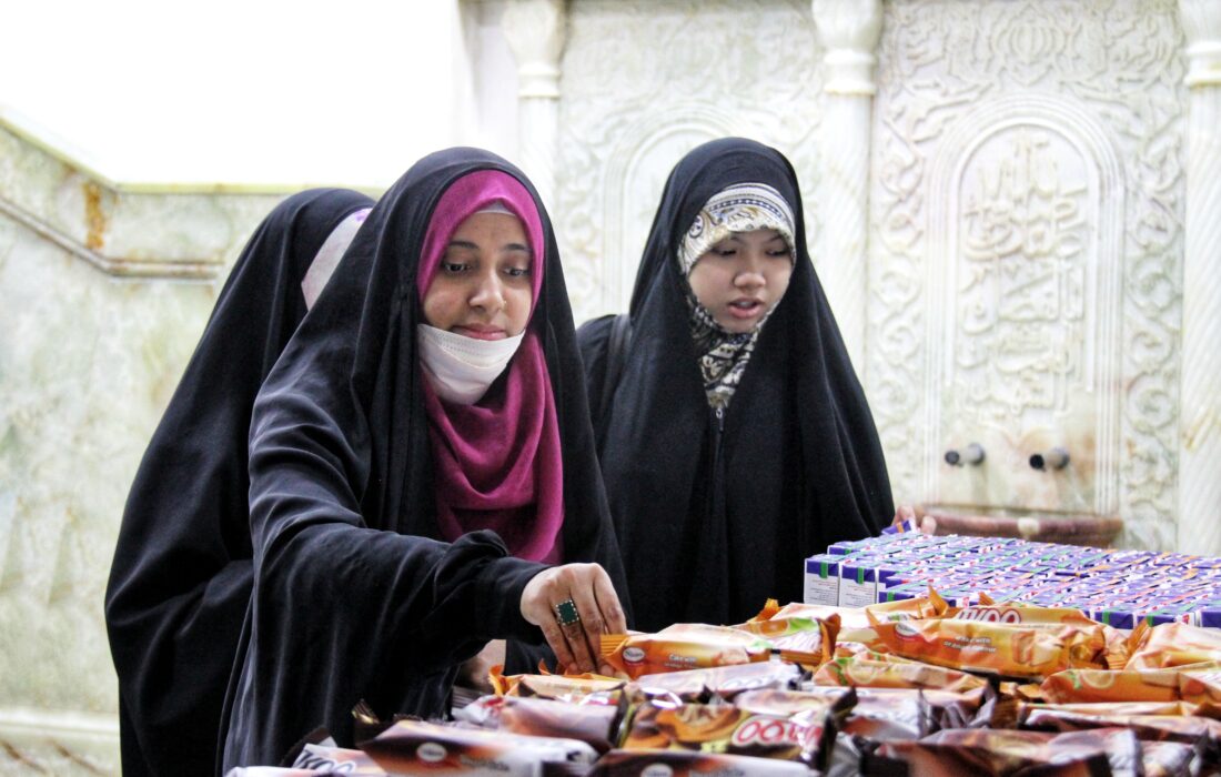 حرم حضرت فاطمه معصومه س قم میں 40 ممالک کی لڑکیوں کی موجودگی میں جشن میلاد+ تصاویر