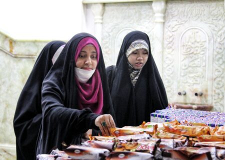 حرم حضرت فاطمه معصومه س قم میں 40 ممالک کی لڑکیوں کی موجودگی میں جشن میلاد+ تصاویر