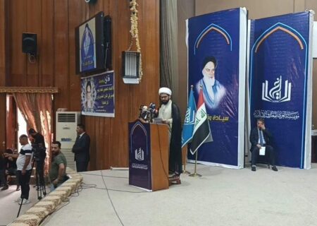 آیۃ اللہ العظمیٰ خمینی بلند پایہ رہنما اور ایک ایسا روشن مینارہ رہینگے جو نبرد آزما اور انقلابیوں کو راستہ دکھاتے رہینگے