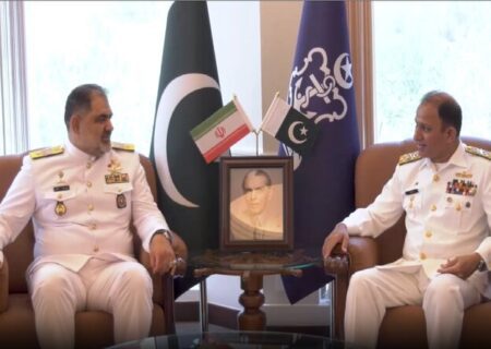 ایرانی بحریہ کے کمانڈر کا پاکستانی نیول ہیڈ کوارٹرز کا دورہ