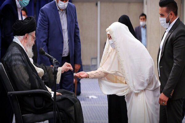 شہید مجید قربان خانی کی بہن کا صیغہ عقد رہبر انقلاب اسلامی نے پڑھا