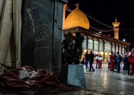 ایران، امامزادہ شاہچراغ کے مزار پر دہشت گردی، ایک خادمین خادم شہید، سات زخمی