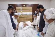 وفاق المدارس الشیعہ پاکستان کے سربراہ کی آیت اللہ محمد حسین ڈھکو کی ہسپتال میں عیادت