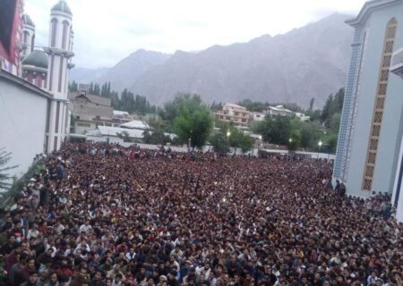 اسکردو : نماز جمعہ کا اجتماع لاکھوں افرادش شریک متنازعہ بل کی مخالف احتجاج