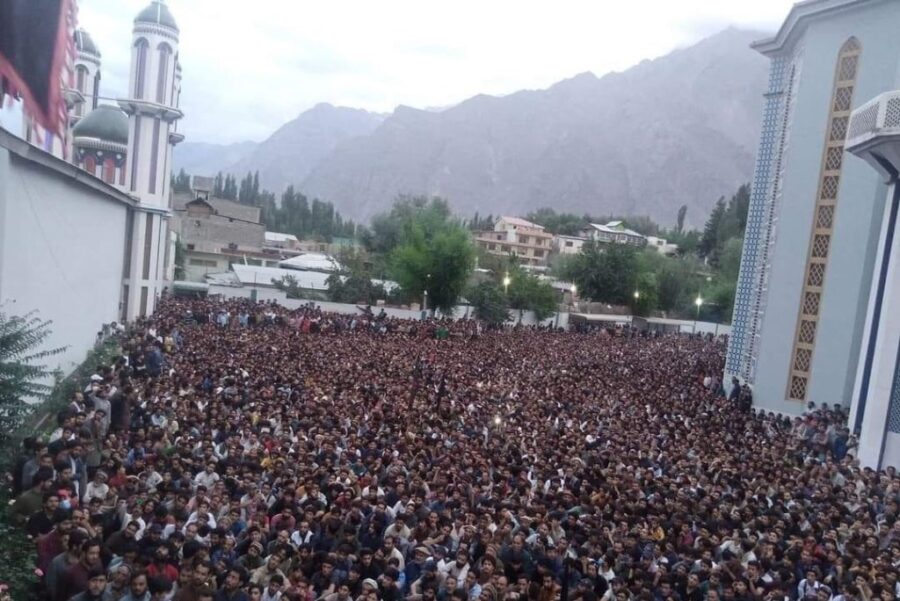 اسکردو : نماز جمعہ کا اجتماع لاکھوں افرادش شریک متنازعہ بل کی مخالف احتجاج