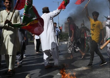 9 مئی کے جلاؤ گھیراؤ میں پی ٹی آئی کارکنان نہیں بلکہ کوئی اور ملوث تھا، عمران خان