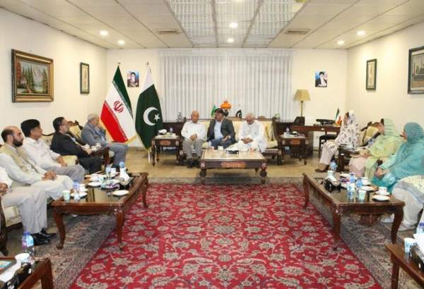 فارسی زبان پاکستان ایران کے درمیان موجود ثقافتی رشتوں کو مضبوظ بنانے میں اہم کردار ادا کر رہی ہے