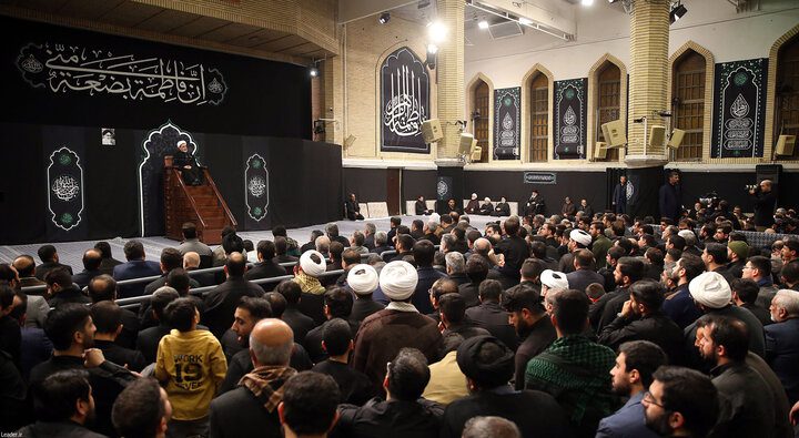 حضرت زہرا (س) کی شام غریباں کی مجلس میں رہبر انقلاب اسلامی کی شرکت