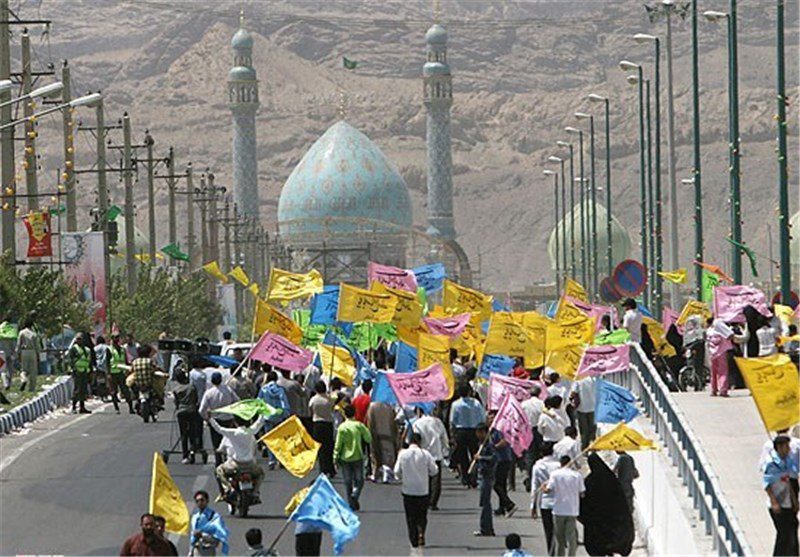 قم: امام مہدی ع کے یوم ولادت پر زائرین کی پیادہ روی سے اربعین حسینی کی یاد تازہ ہوئی